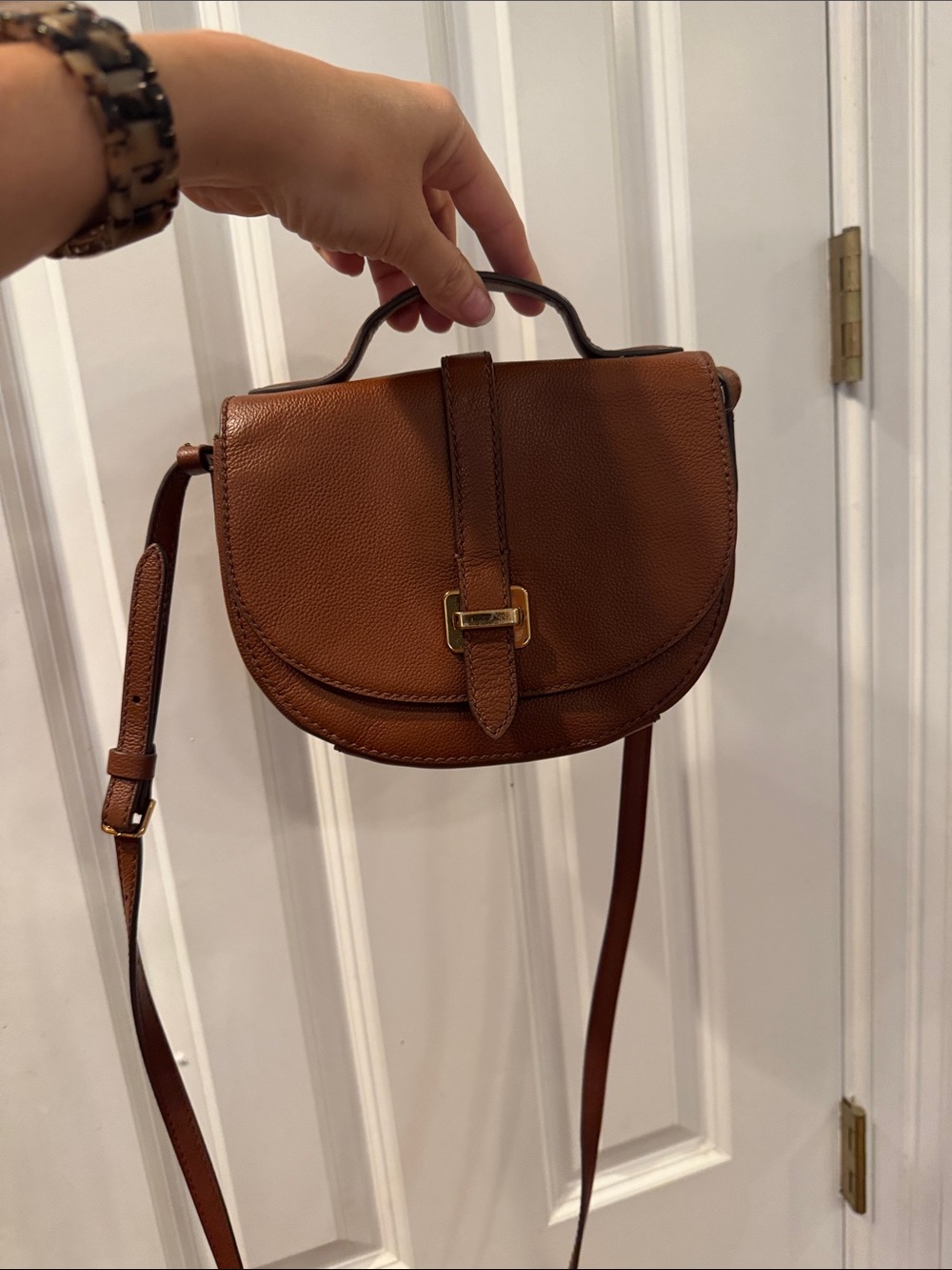 Fossil Saddle Crossbody Bag in Cognac Brown with Gold Hardware - Picture 4 of 7